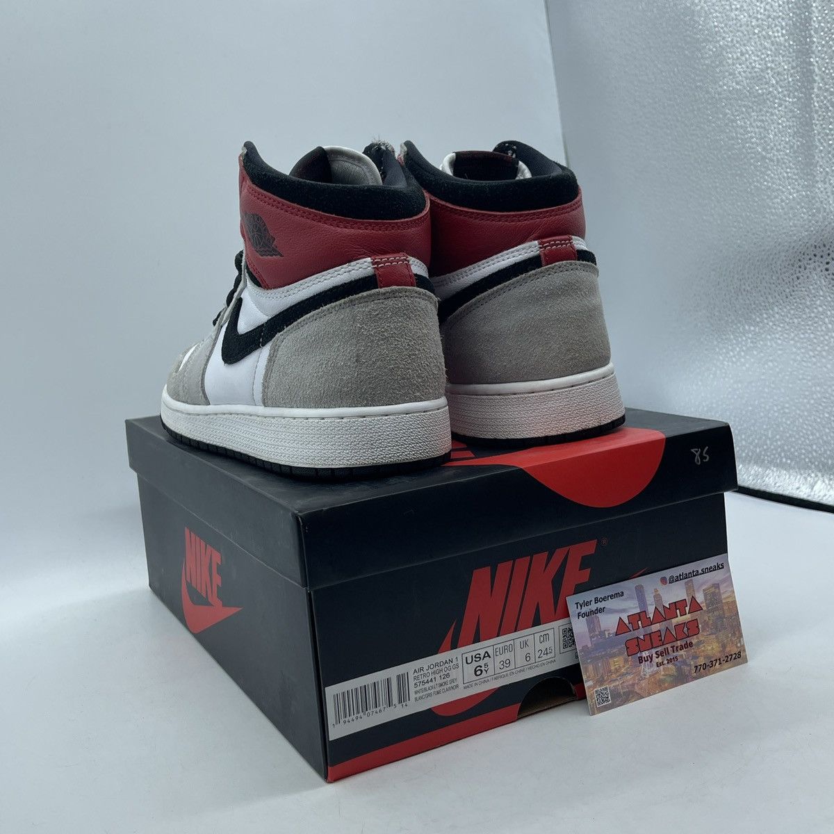 Jordan Brand Air Jordan 1 high smoke grey Size US 6.5 / EU 39-40 - 4 Thumbnail