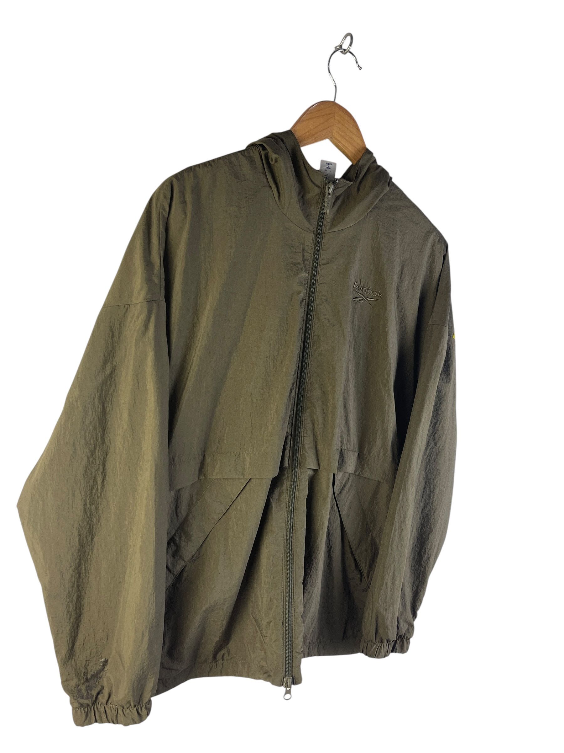 Reebok Vintage Y2K Reebok Vector Windbreaker Jacket Hooded Nylon Size US L / EU 52-54 / 3 - 6 Thumbnail
