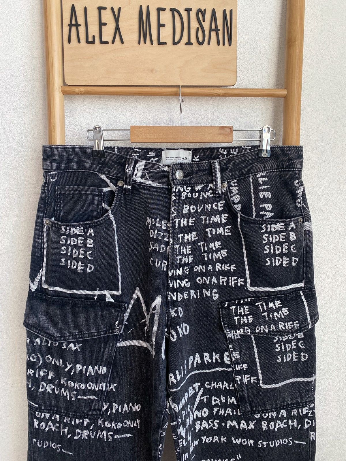 H&M × Jean-Michel Basquiat × Who Decides War Who Decides War Baggy denim jeans H&M x Basquiat x Ev&Tela Size US 34 / EU 50 - 11 Thumbnail