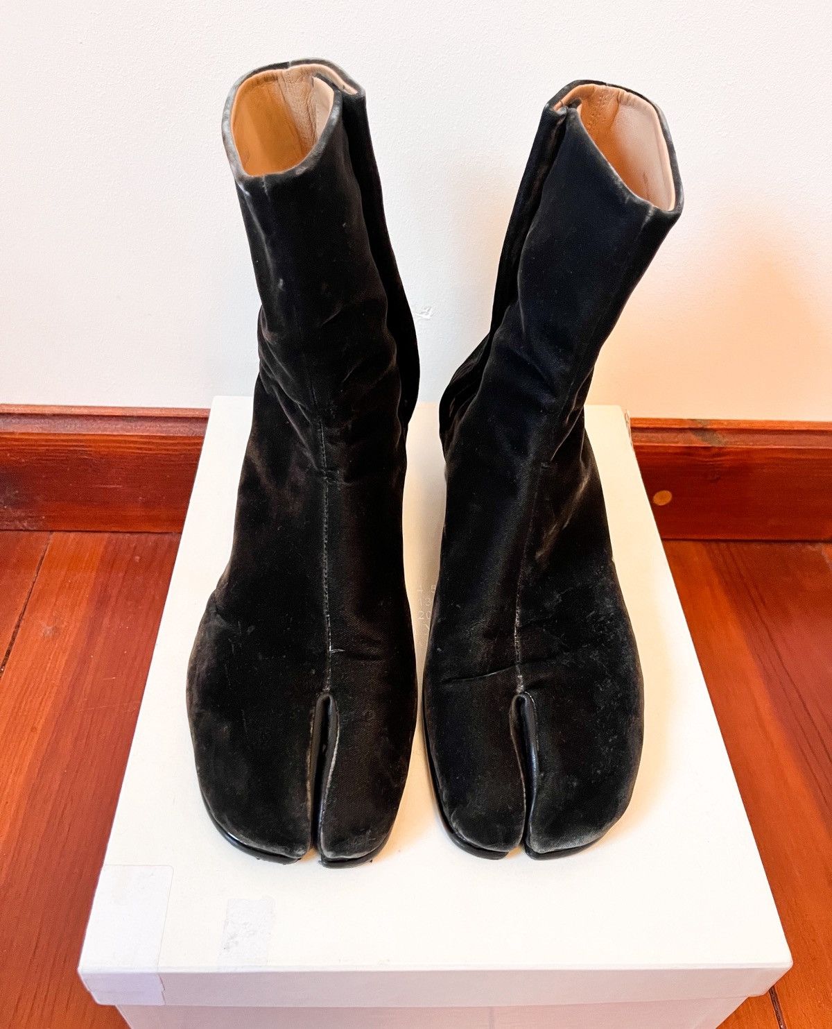 Maison Margiela × Vintage Maison Margiela Tabi Boots – Black / Silver Velvet – EU 44 Size US 10 / EU 43 - 2 Thumbnail