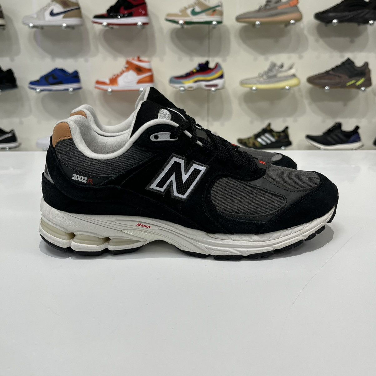 New Balance New Balance 2002R Black Sepia Size US 7 / EU 40 - 7 Thumbnail