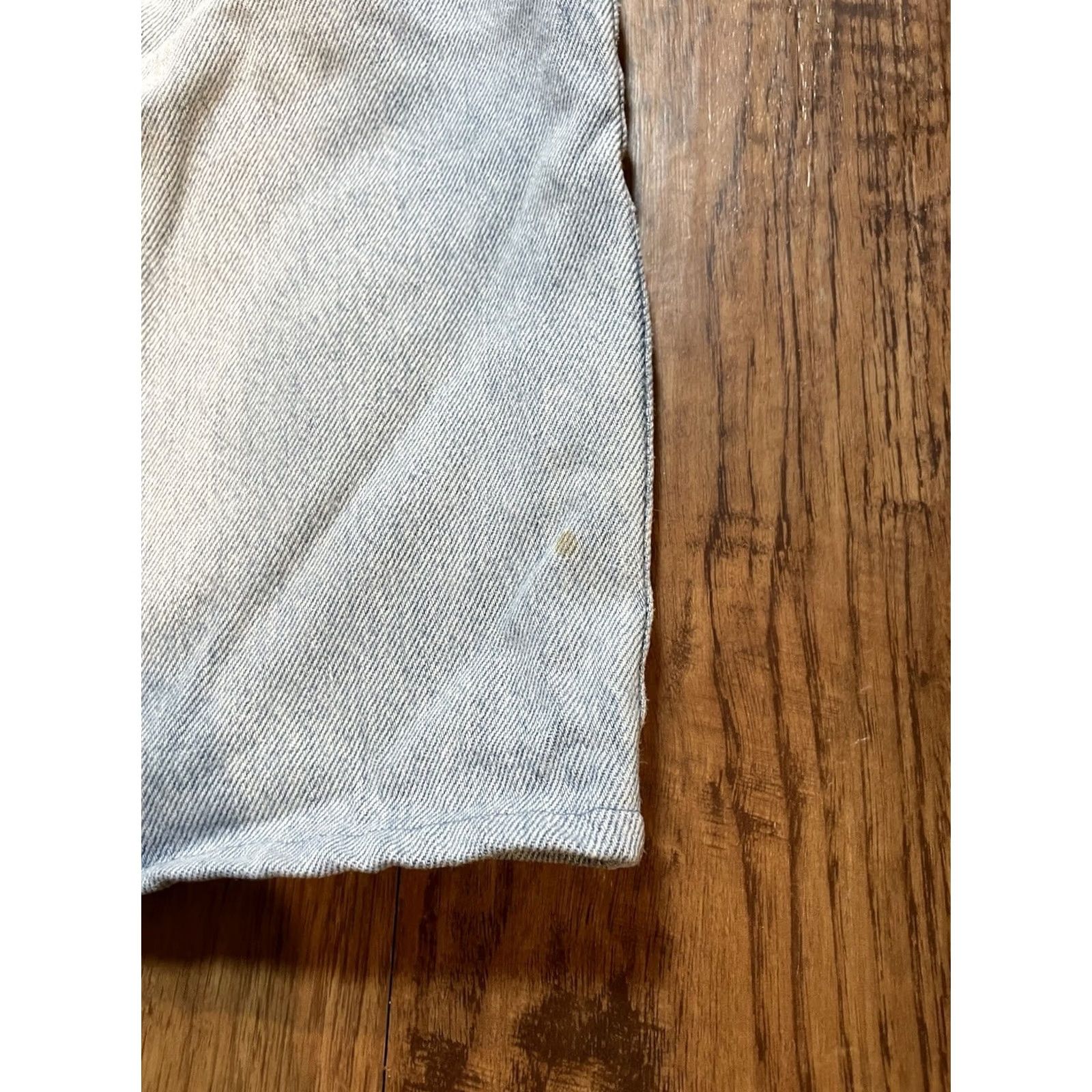 Levi's VINTAGE Levi’s 560 Light Blue Washed Jorts 90s Baggy Size 40x9 Denim Casual Mens 40in Waist 9in Inseam Size US 40 / EU 56 - 4 Thumbnail