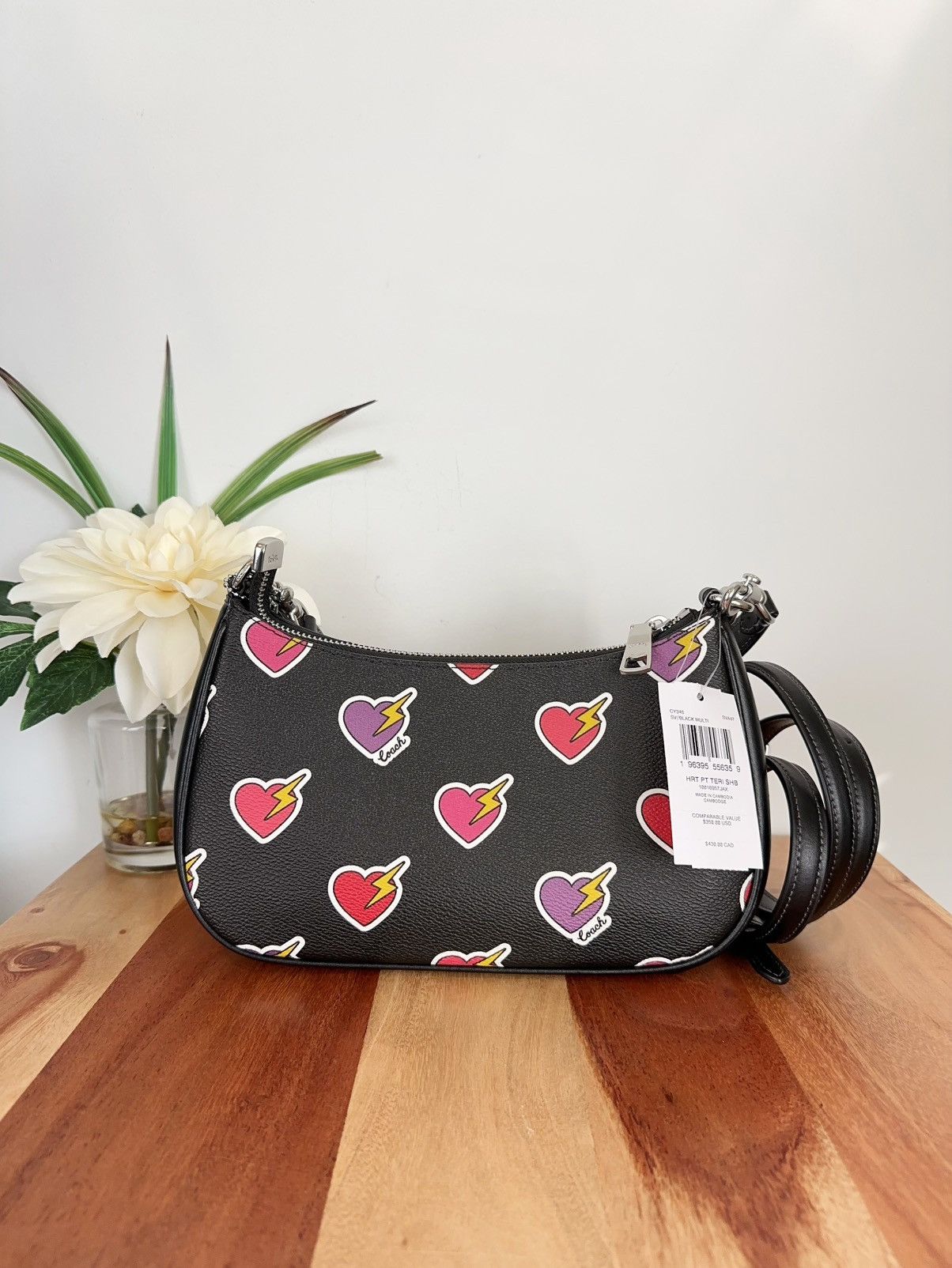 Coach NWT Coach Teri Shoulder Bag With Heart Bolt Print Size ONE SIZE - 3 Thumbnail