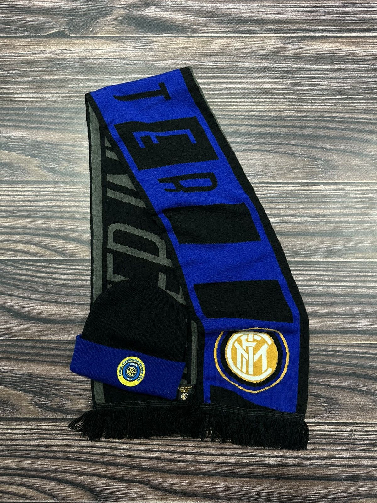 Vintage Vintage F.C Internazionale Scarf+hat Size ONE SIZE - 1 Thumbnail