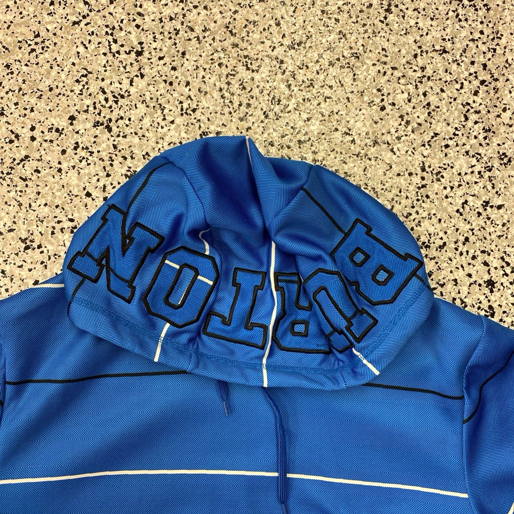 Burton VINTAGE Burton Snowboards Hoodie Mens Large Blue Polyester Pullover Crew Neck Snow Sports 90s/1990s Mens Size US L / EU 52-54 / 3 - 2 Thumbnail