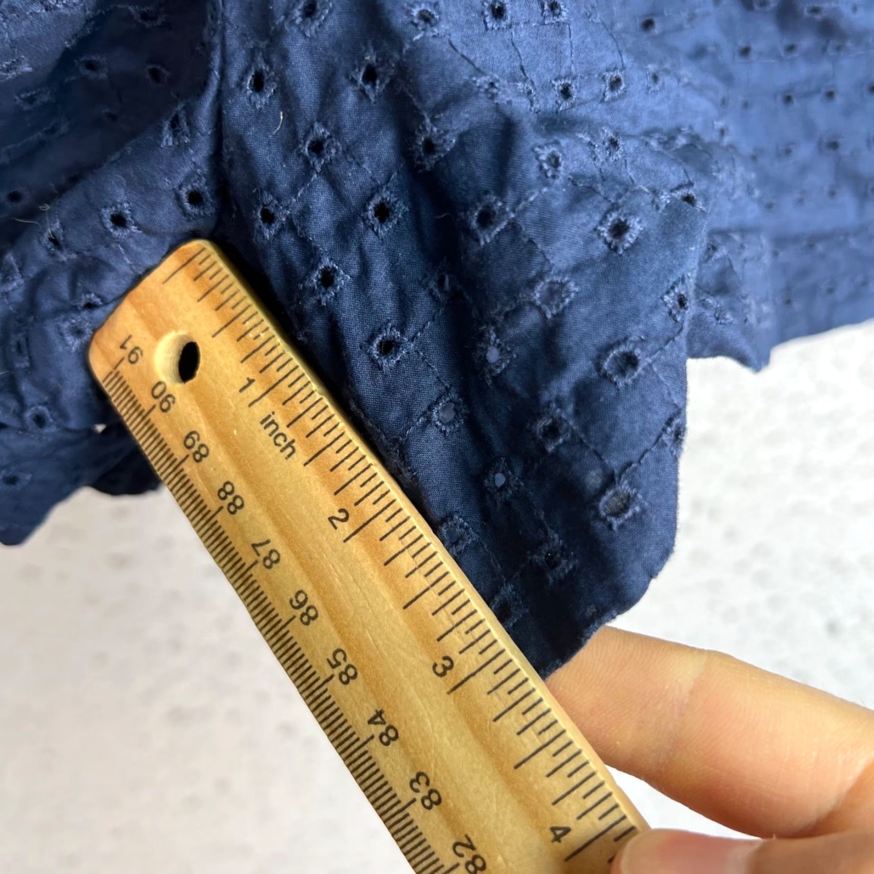 Uniqlo Uniqlo Womens Shorts Size Small Navy Eyelet Cotton Size 28" / US 6 / IT 42 - 6 Thumbnail