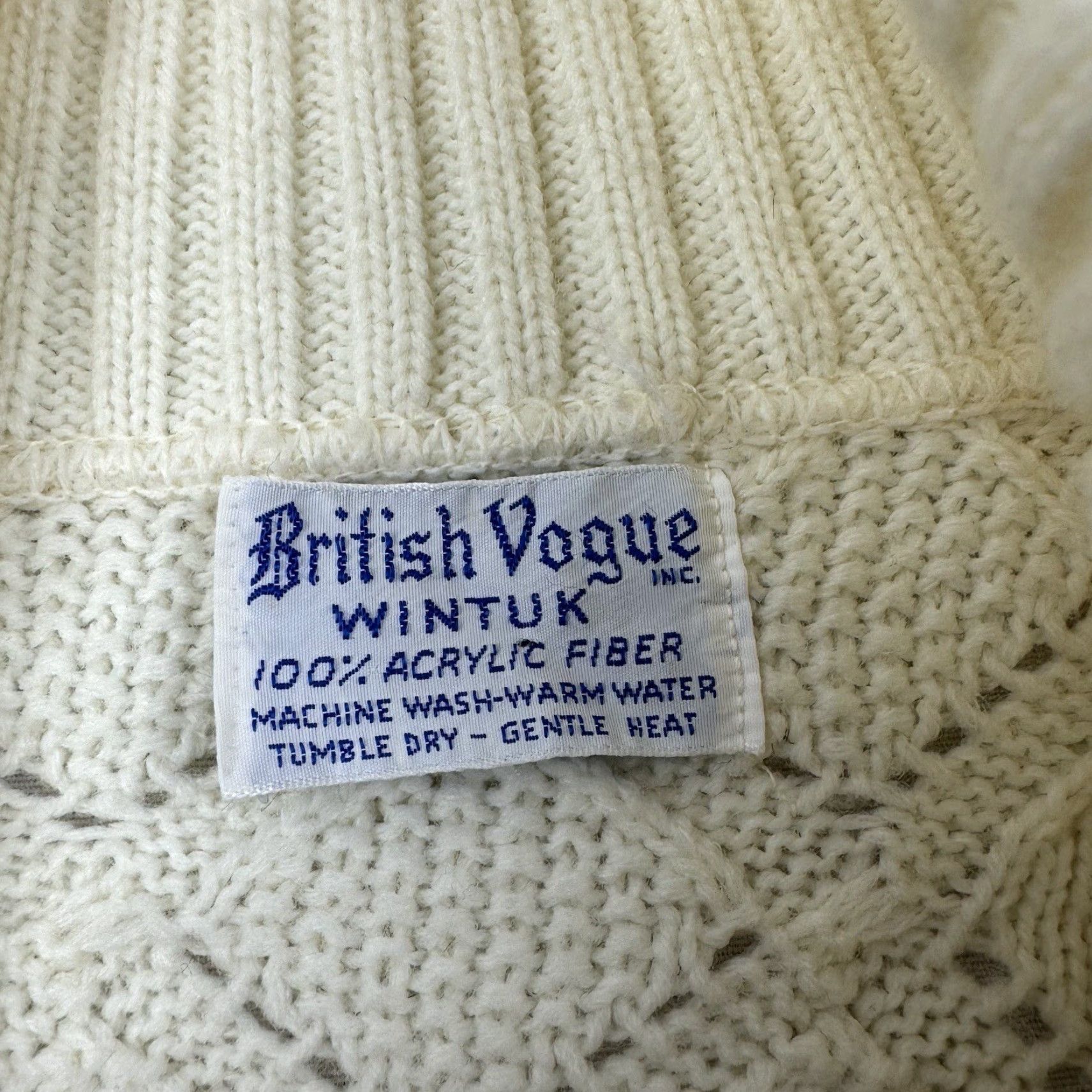 Vogue Vintage British Vogue Wintuk Sweater Adult Medium Ivory Knit 70s 80s Cardigan Size M / US 6-8 / IT 42-44 - 4 Thumbnail