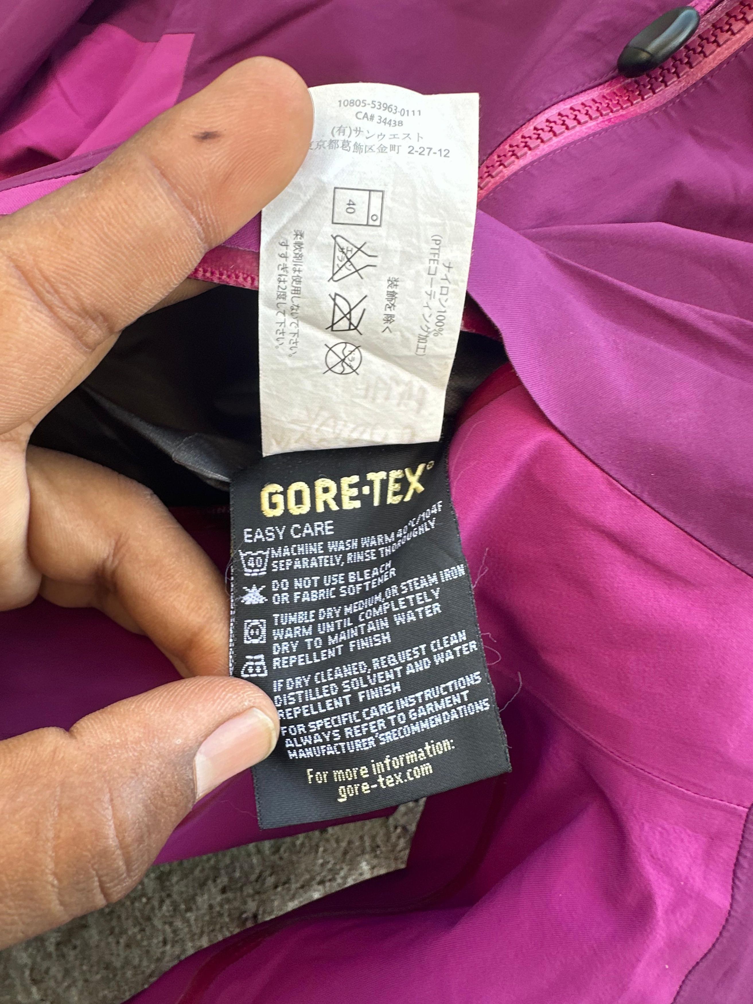 Arc'teryx Arc'teryx Women's GORE-TEX Hard Shell Jacket (Beta AR) Size US L / EU 52-54 / 3 - 19 Thumbnail