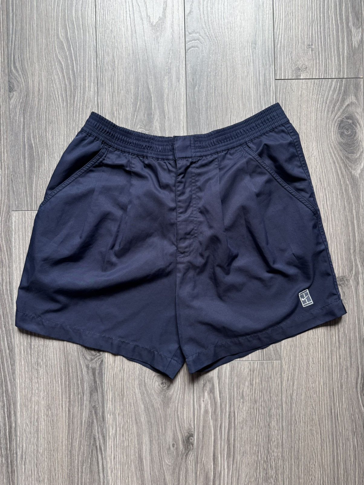 Nike Nike Court Vintage Shorts S Size US 30 / EU 46 - 1 Thumbnail