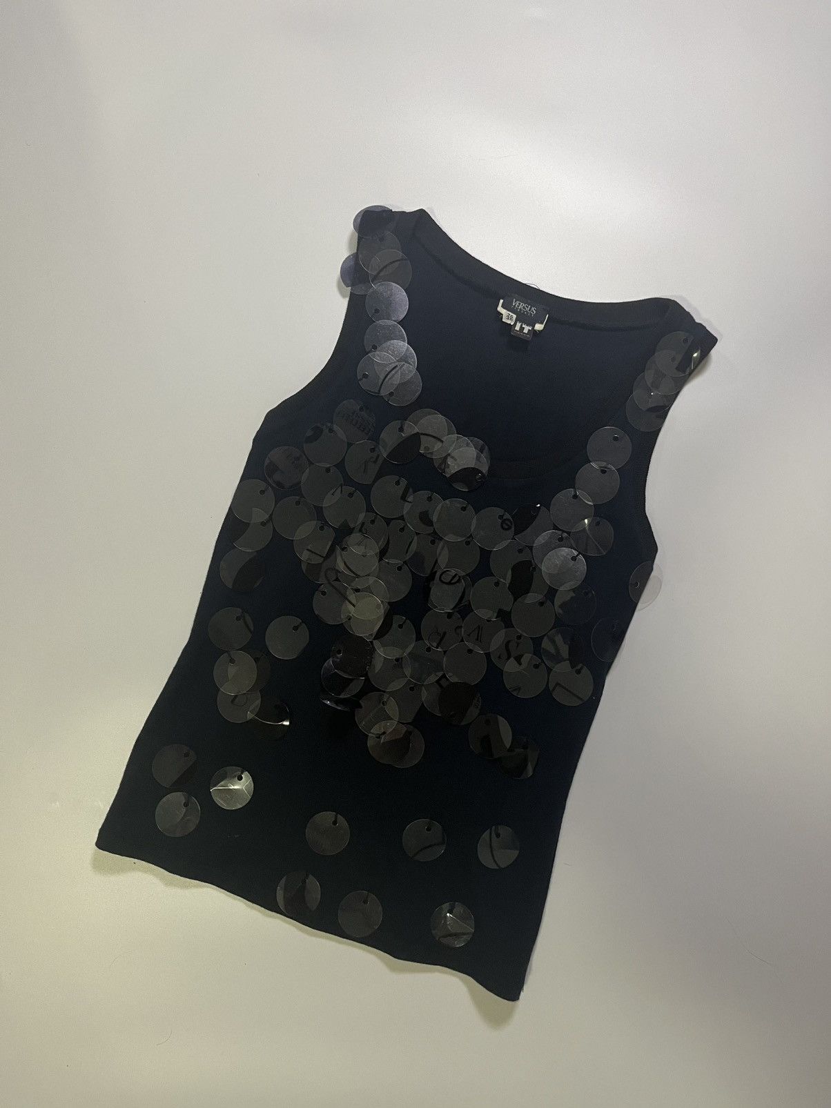 Versace vintage versace black giant sequin tank Size S / US 4 / IT 40 - 1 Thumbnail