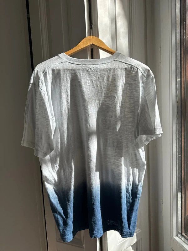 Uniqlo Uniqlo UT x MFA Boston Hokusai “Great Wave” T-Shirt – Size L Size US L / EU 52-54 / 3 - 3 Thumbnail