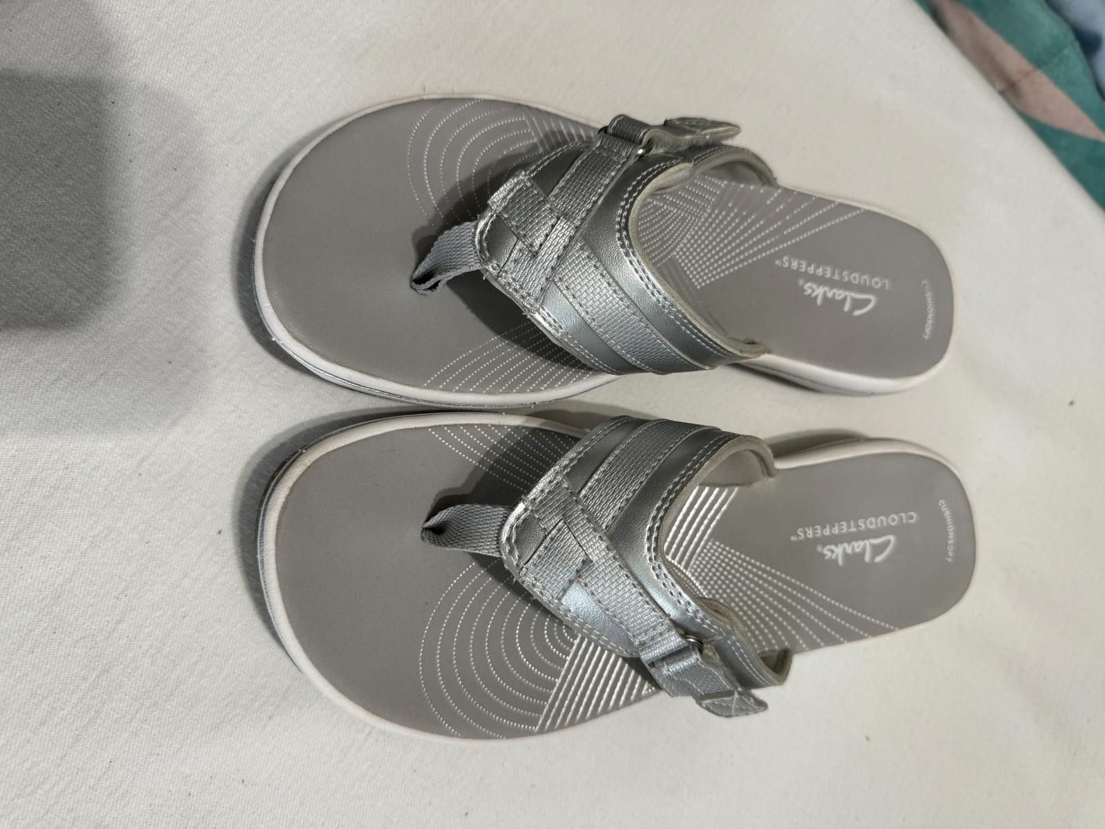 Clarks Comfortable Silver Cushioned Flip-Flops Clarks Size US 6 / IT 36 - 1 Thumbnail