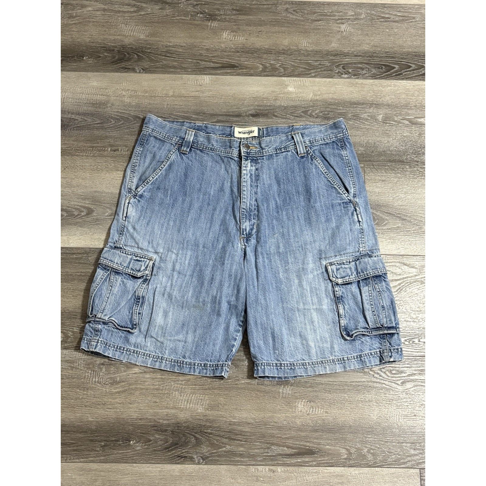 Wrangler Wrangler Cargo Jean Shorts Jorts Y2K Streetwear - Men’s 40 Size US 40 / EU 56 - 1 Thumbnail