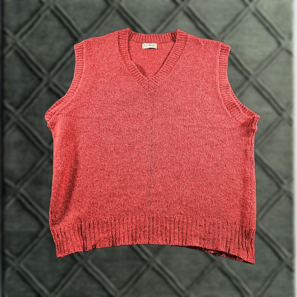 Vintage VINTAGE L.L. BEAN Sweater Vest Mens Large Red Wool V-Neck Knit Pullover 90s Size US L / EU 52-54 / 3 - 1 Thumbnail