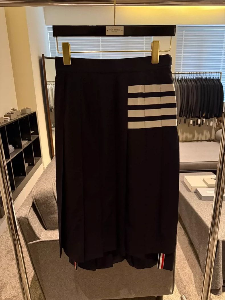 Thom browne Classic pleated skirt 2504-Nextarrow