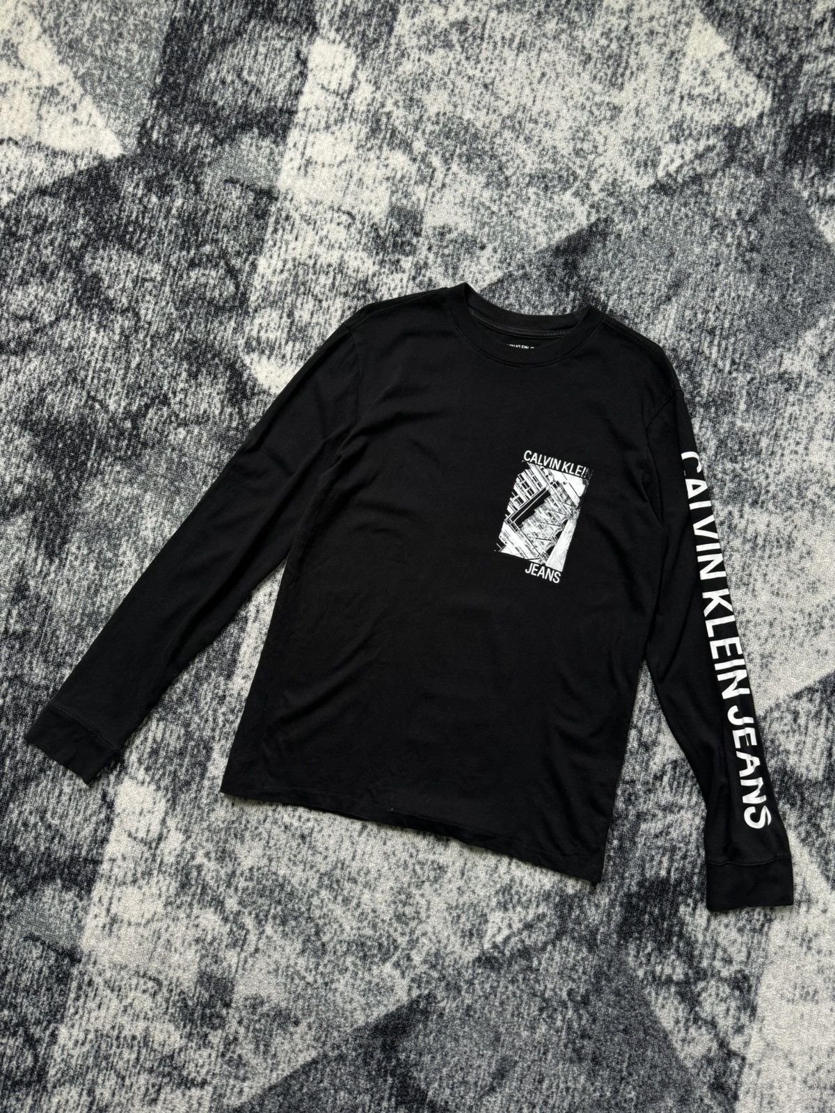 Calvin Klein × Vintage Vintage Calvin Klein Jeans Long Sleeve Tee Shirt Big Logo Size US M / EU 48-50 / 2 - 1 Thumbnail