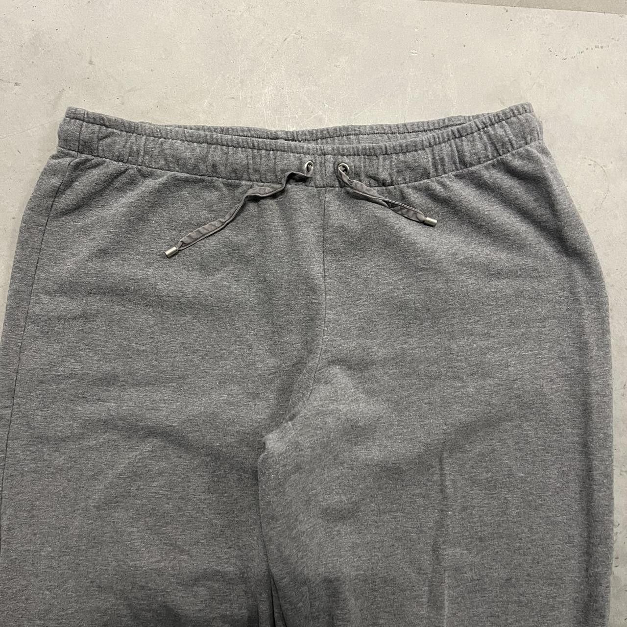 Vintage Vintage Y2K/2000s Baggy Grey Sweatpants with adjustable waistband and a drawstring and pockets! Size US 34 / EU 50 - 3 Thumbnail