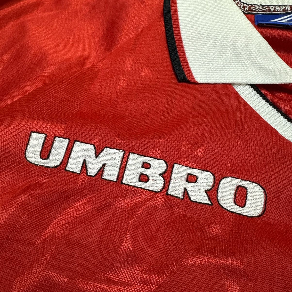 Umbro manchester united 98/99 champions league home shirt #3 Irwin Size US M / EU 48-50 / 2 - 8 Thumbnail