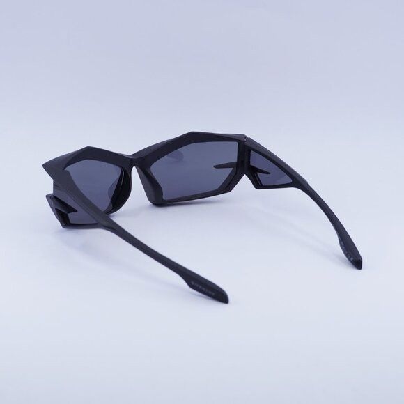 Givenchy Givenchy GV40049I 02A Sunglasses Matte Black Geometric Frame Size ONE SIZE - 8 Thumbnail