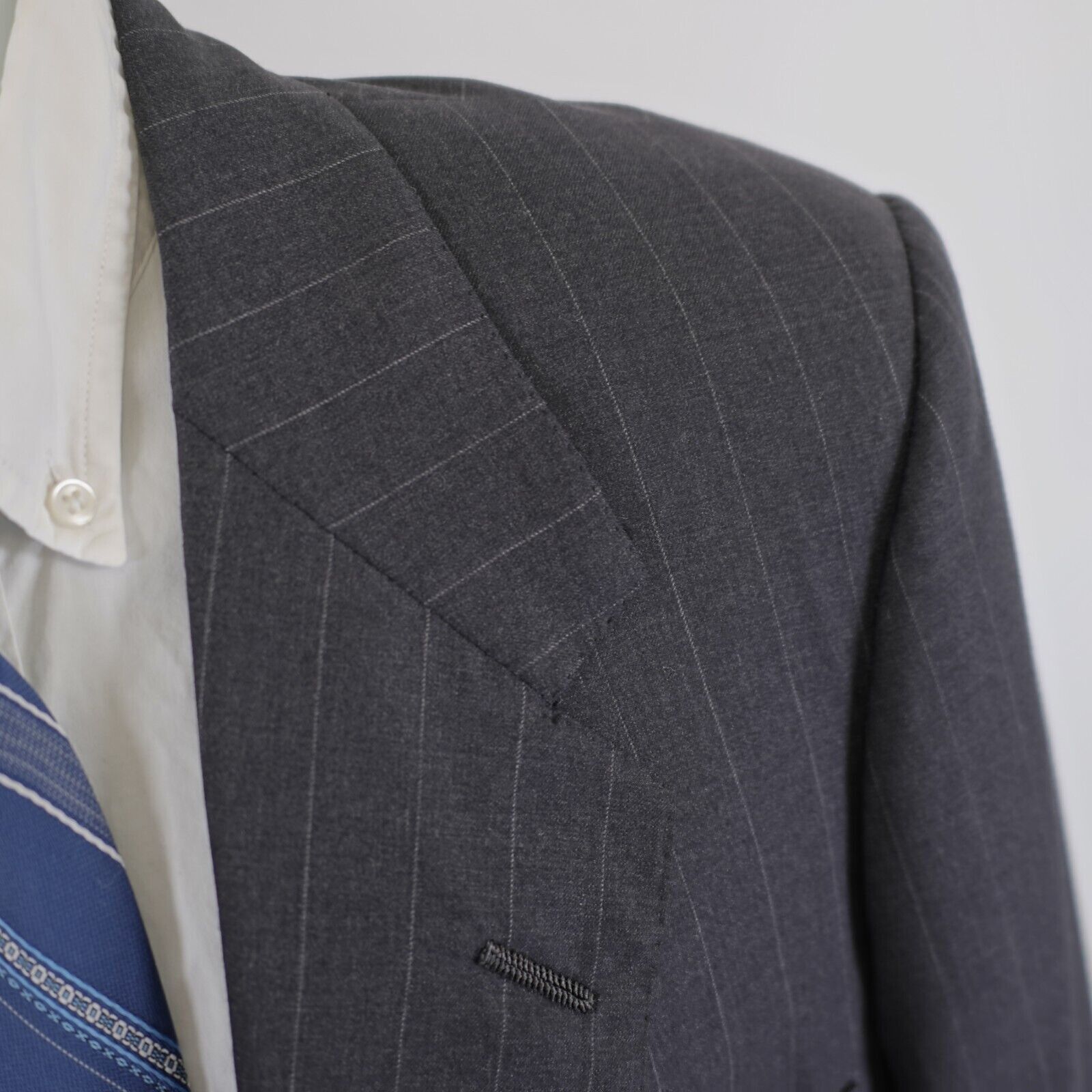 Tom James Tom James Ventura Bespoke Wool Gray Striped 2 Piece Suit 42R Size 42R - 7 Thumbnail