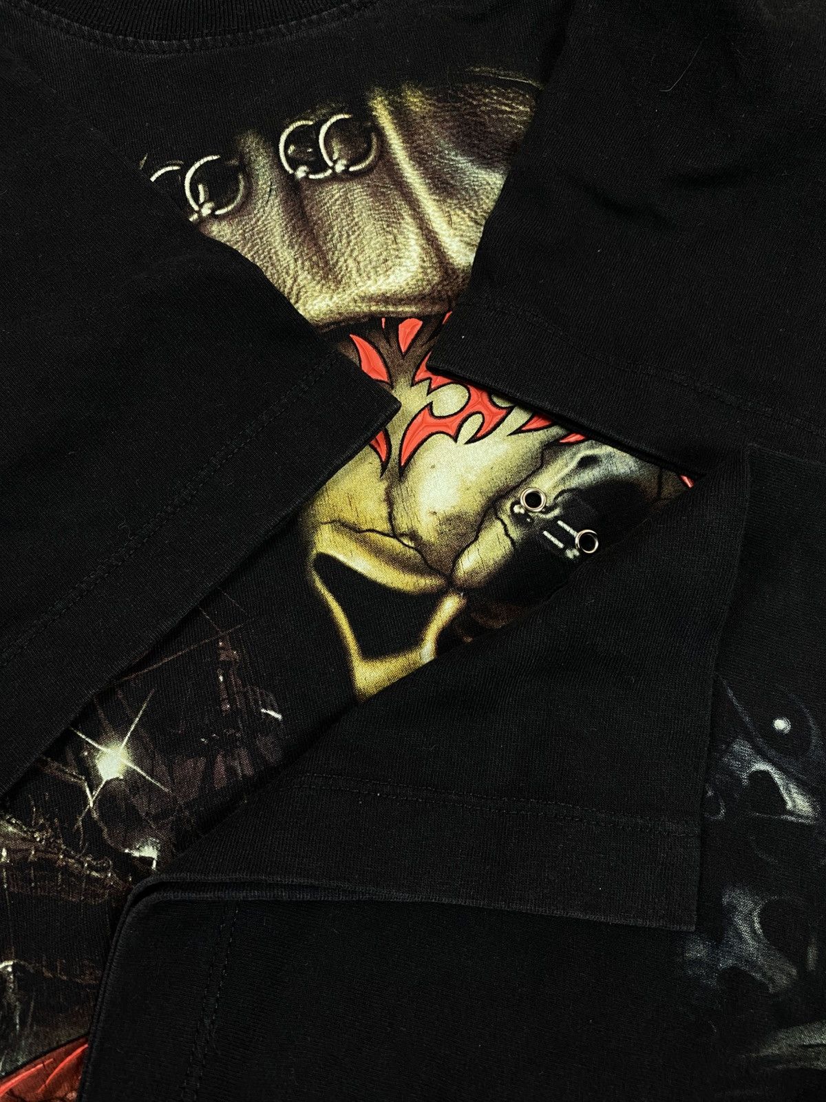 Liquid Blue × Vintage Vintage Pirates Death skull Overprinted Y2k Tee Size US M / EU 48-50 / 2 - 5 Thumbnail