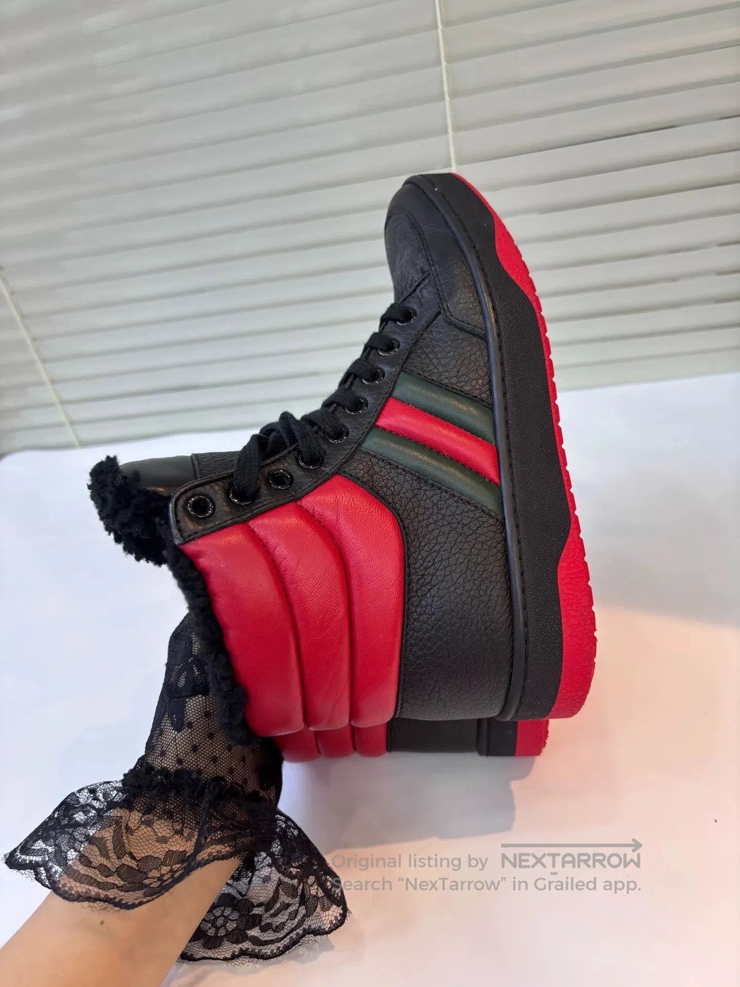 Gucci Gucci Black Leather Lamb Wool Sneakers. Size US 5 / IT 35 - 6 Thumbnail