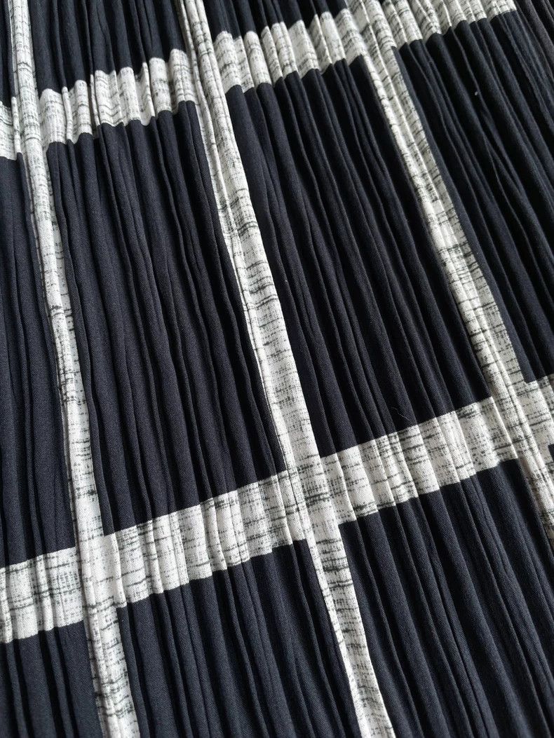 Issey Miyake Issey Miyake size:M A navy blue main line skirt Size 22" - 4 Thumbnail