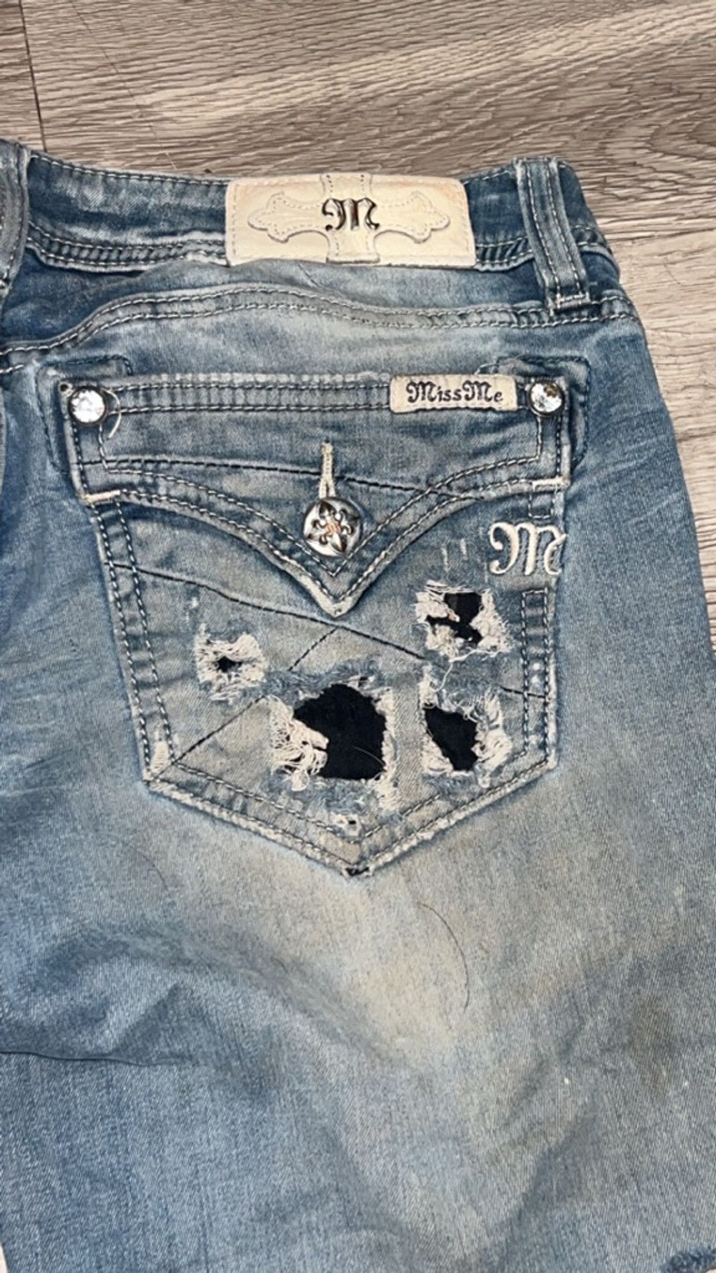 Miss Me Women's Miss Me Blue Jean Shorts with Floral Size 28 Size 28" / US 6 / IT 42 - 4 Thumbnail