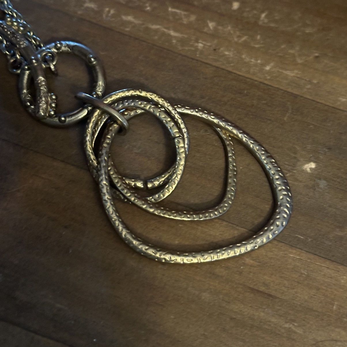 Other Gold tone interlocking circles pendant toggle necklace Size ONE SIZE - 3 Thumbnail