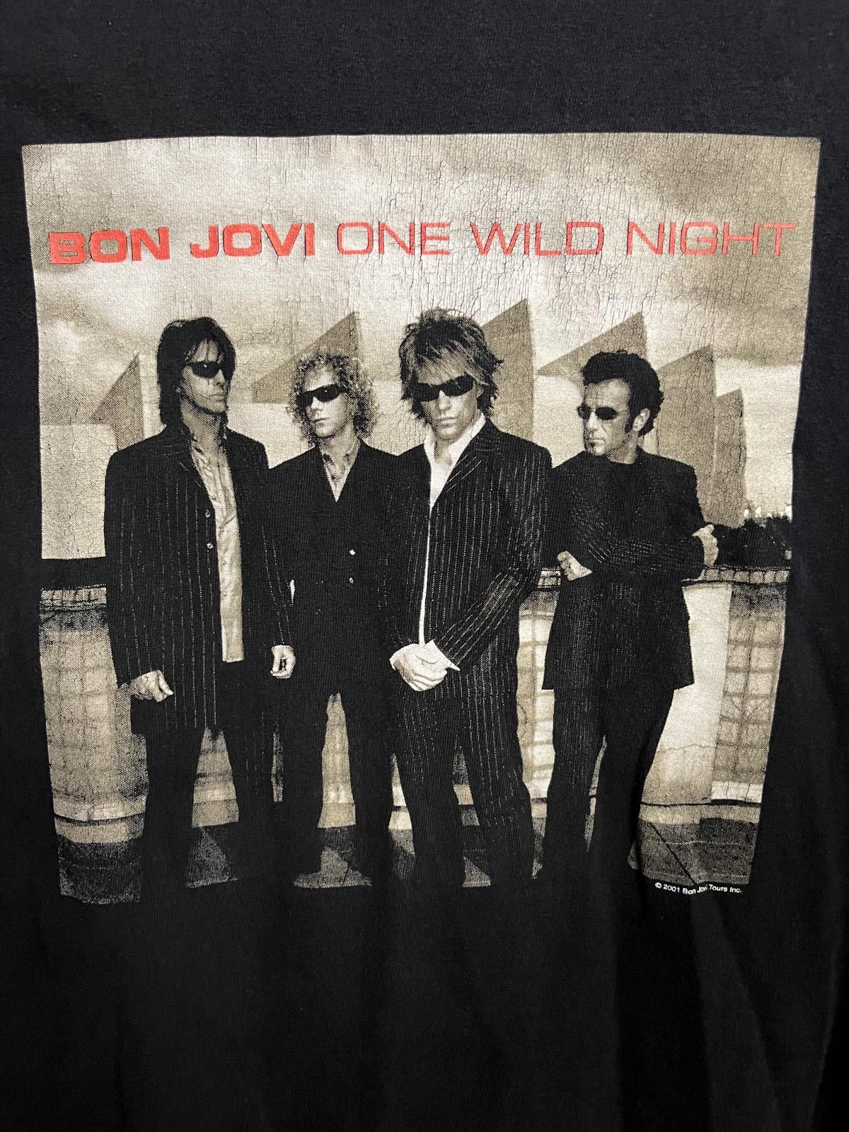 Designer VTG Bon Jovi T-shirt One Wild Night World Tour Tee 2001 XL Size US XL / EU 56 / 4 - 4 Thumbnail