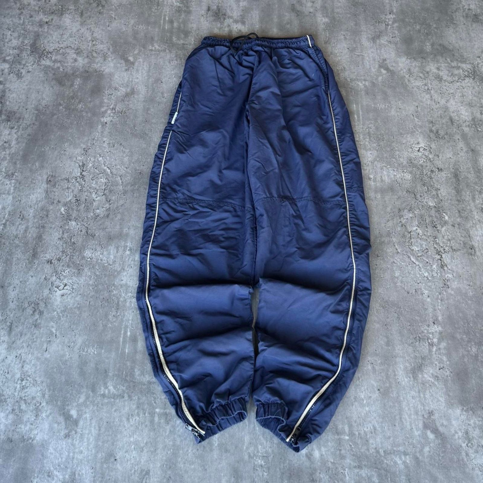 Vintage Vintage Y2K Made In USA Navy Blue Technical Nylon Sweatpants Size US 26 / EU 42 - 1 Thumbnail