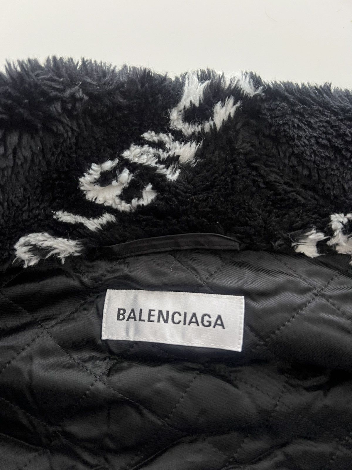 Balenciaga 🔥$4.2K VALUE🔥Balenciaga Oversized Logo Faux Fur Coat Size US M / EU 48-50 / 2 - 9 Thumbnail