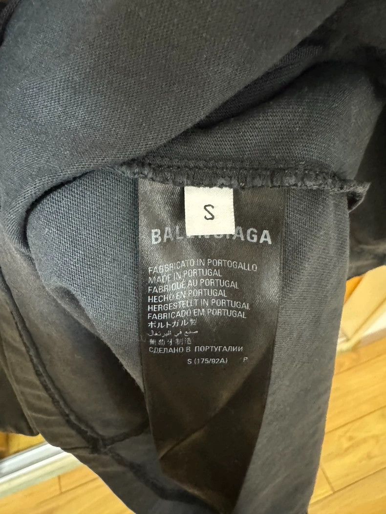 Balenciaga Balenciaga Bat-embroidered short sleeves with dyed back ne Size US S / EU 44-46 / 1 - 3 Thumbnail