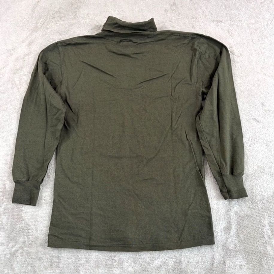 Banana Republic VINTAGE Banana Republic T-Shirt Mens Medium Turtleneck Green 90s Retro Logo Workwear USA NWT Size US M / EU 48-50 / 2 - 4 Thumbnail