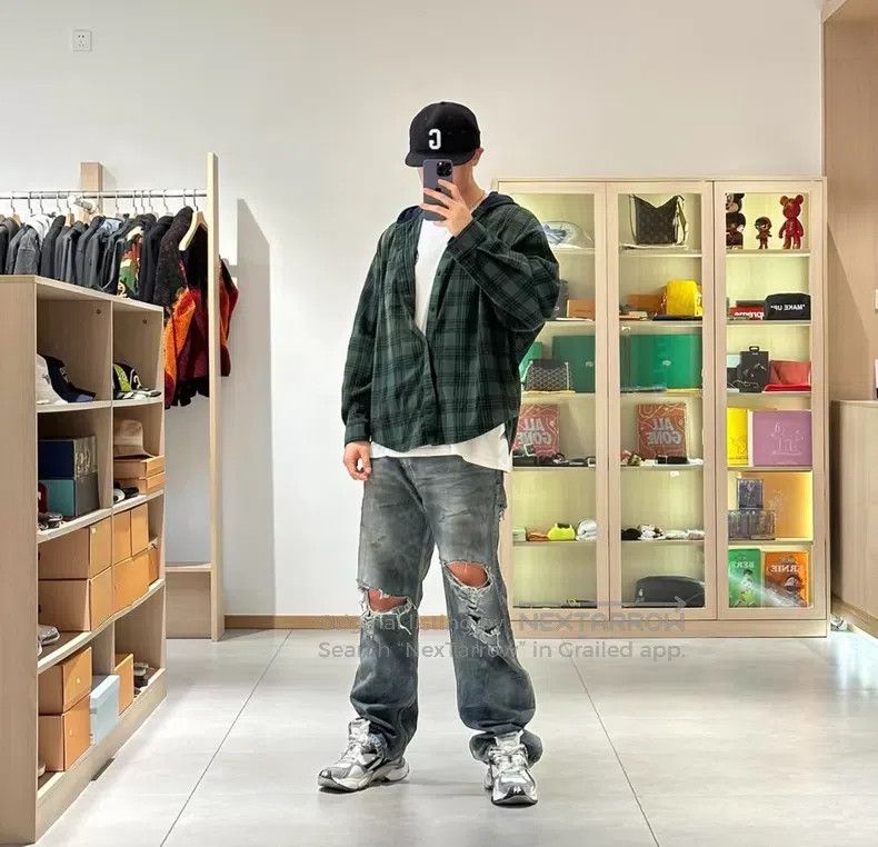 Balenciaga Balenciaga Color-Blocked Plaid Single-Breasted Hooded Long Size US L / EU 52-54 / 3 - 3 Thumbnail