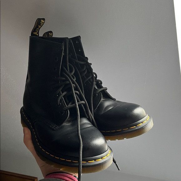 Dr. Martens Dr Marten airwalk 1460 Combat Boots in black size 7L 6m Size US 7 / IT 37 - 3 Thumbnail
