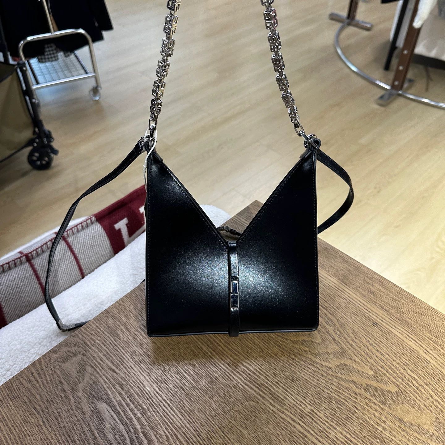 Givenchy Givenchy Metallic Gold Shoulder Bag OS Women Size ONE SIZE - 1 Thumbnail