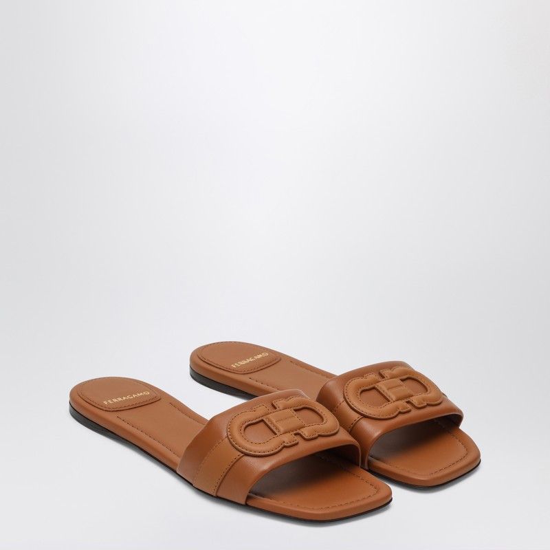 サンダル・ミュール FERRAGAMO GANCINI SLIDE IN COGNAC LEATHER Salvatore Ferragamo Ferragamo Gancini Slide In Cognac