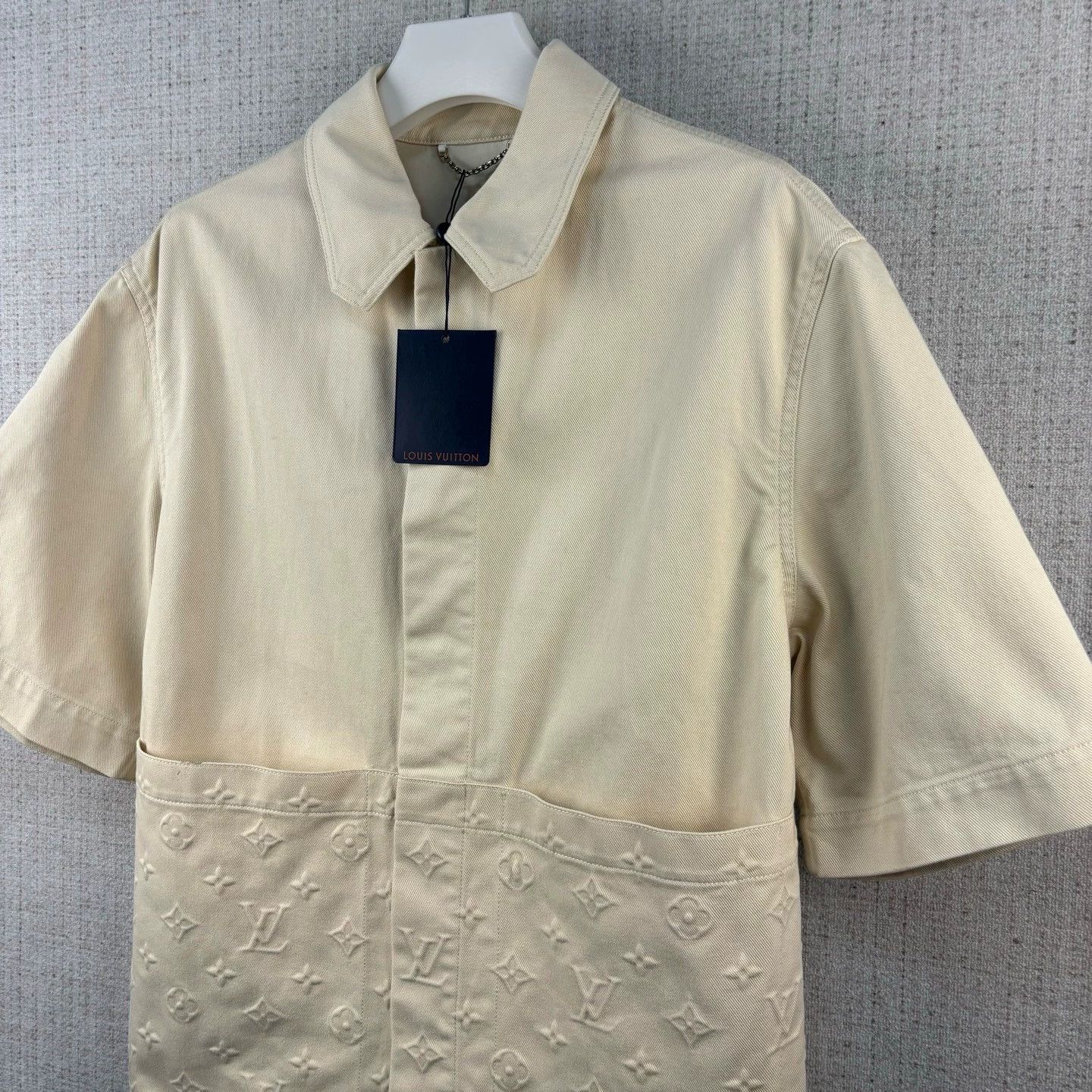 Louis Vuitton Brand new, unused Louis Vuitton SS23 solid sleeved shirt Size US XL / EU 56 / 4 - 3 Thumbnail