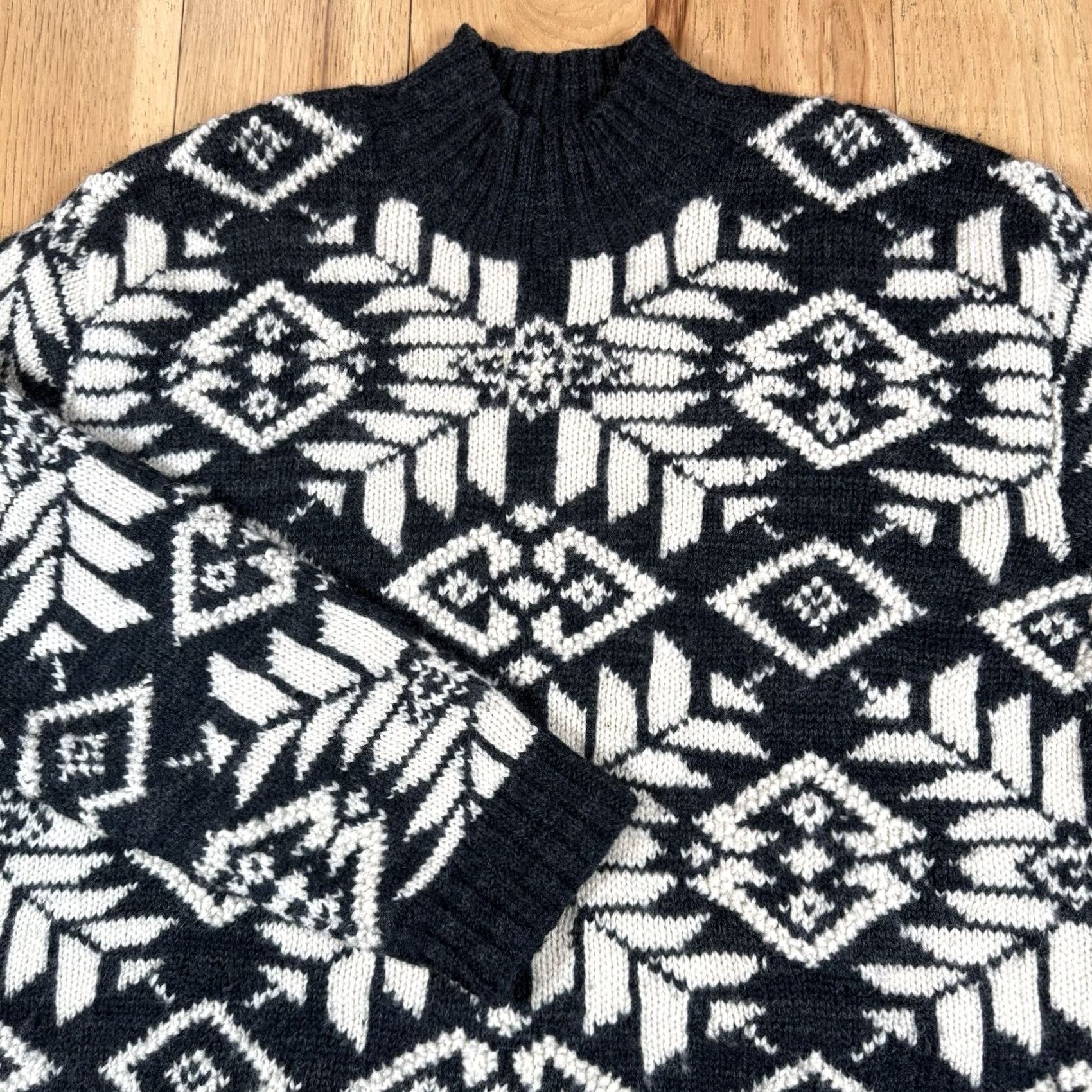 Ralph Lauren VINTAGE Ralph Lauren Sweater Mock Neck Wool Aztec Nordic Handknit Mens L Ivory Pullover Aztec Mens L Wool Sweater Size L / US 10 / IT 46 - 4 Thumbnail