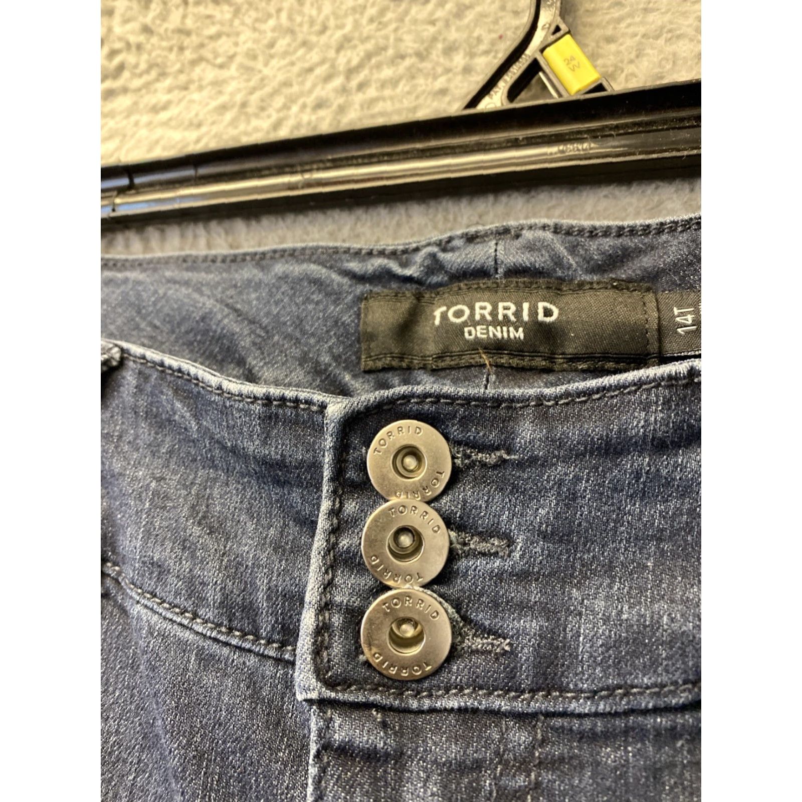 Torrid Torrid Bombshell Jeans Skinny High Waist Button Fly Pockets 14T Blue Denim Women's Plus Size 14T 30" Inseam Size 36" / US 14 / IT 50 - 3 Thumbnail