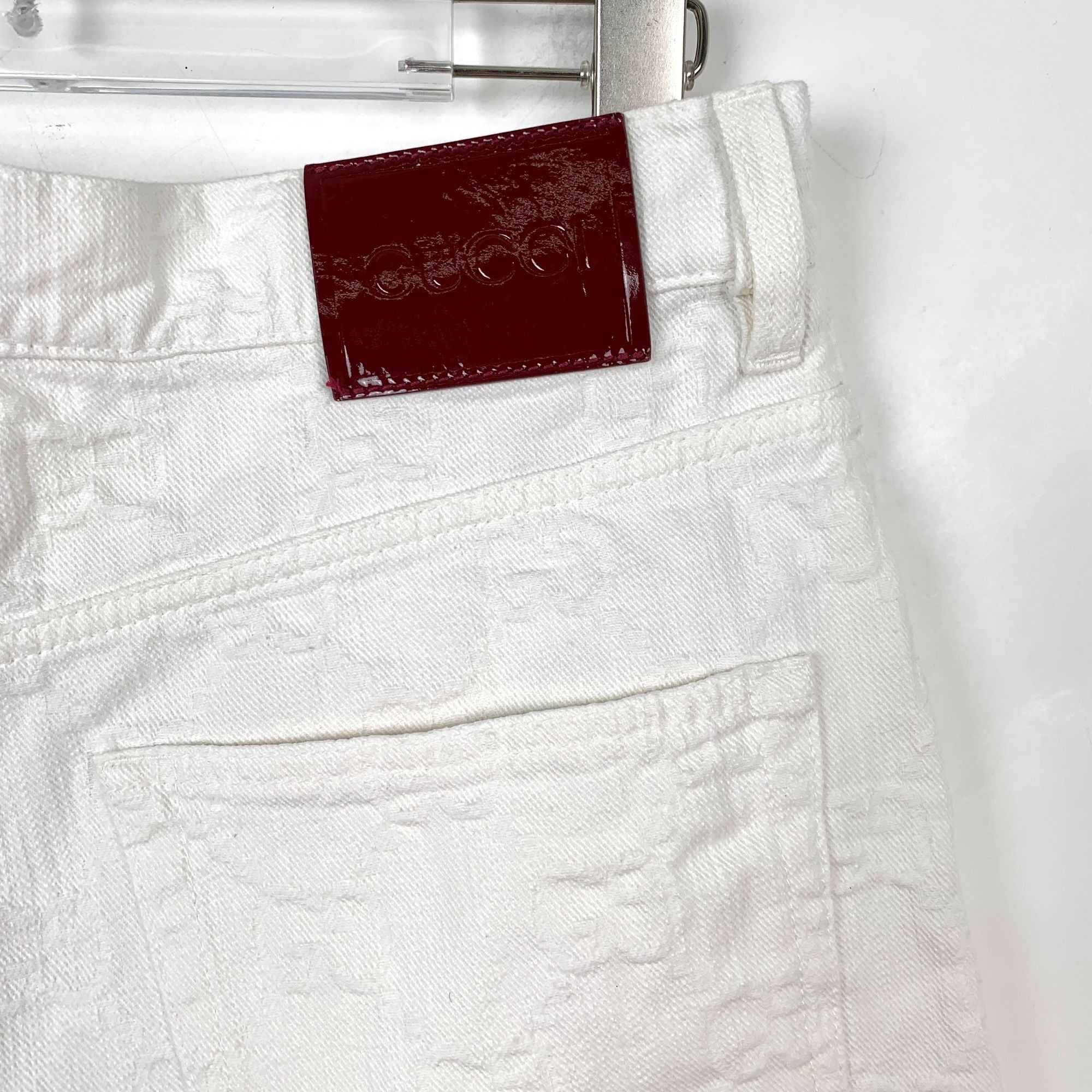 Gucci H9245 Gucci White Monogram Embossed Denim Shorts With Red Le Size 25" / US 0 / IT 36 - 5 Thumbnail