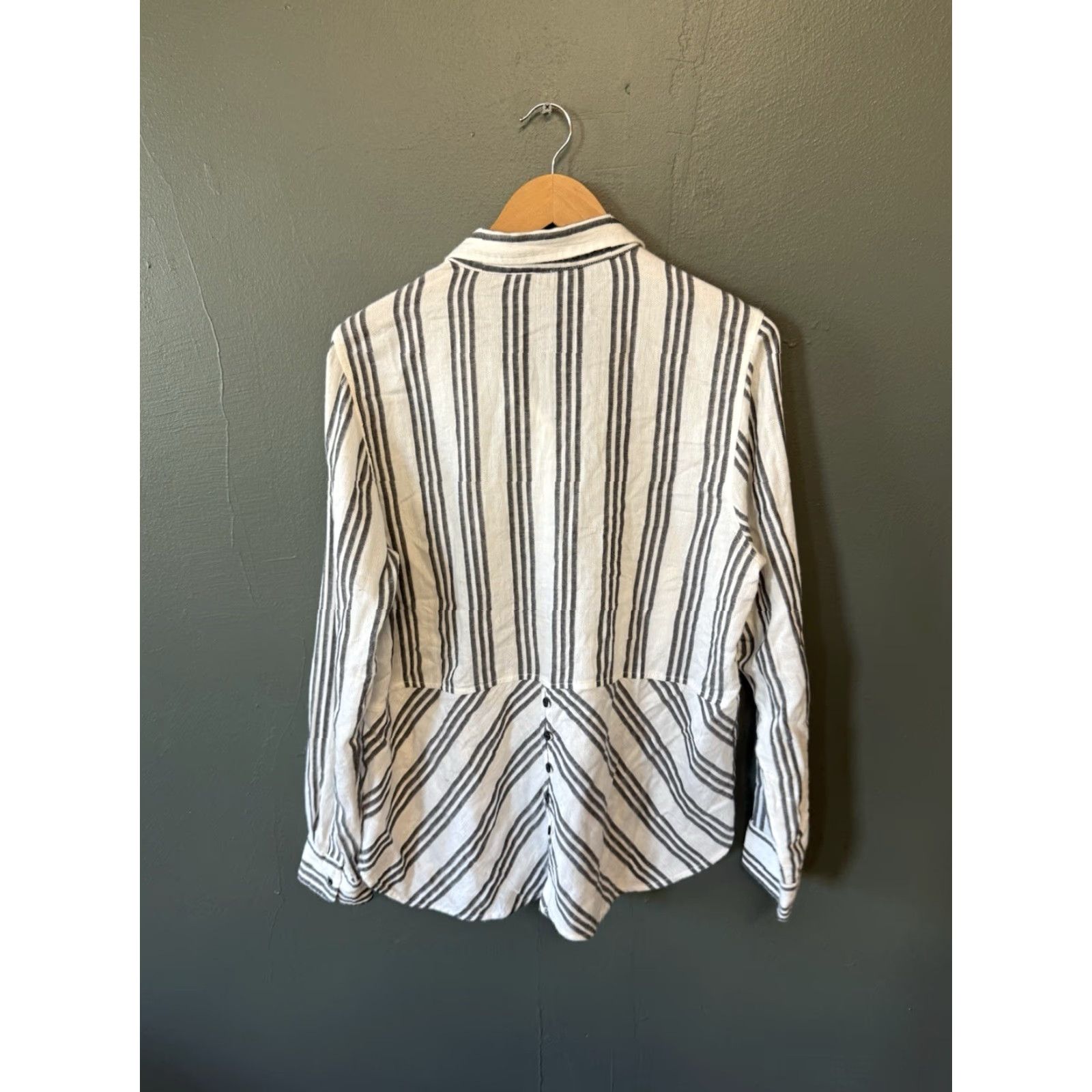 Lucky Brand Lucky Brand Womens Shirt White Striped Long Sleeve Button-Up Size L Size L / US 10 / IT 46 - 2 Thumbnail