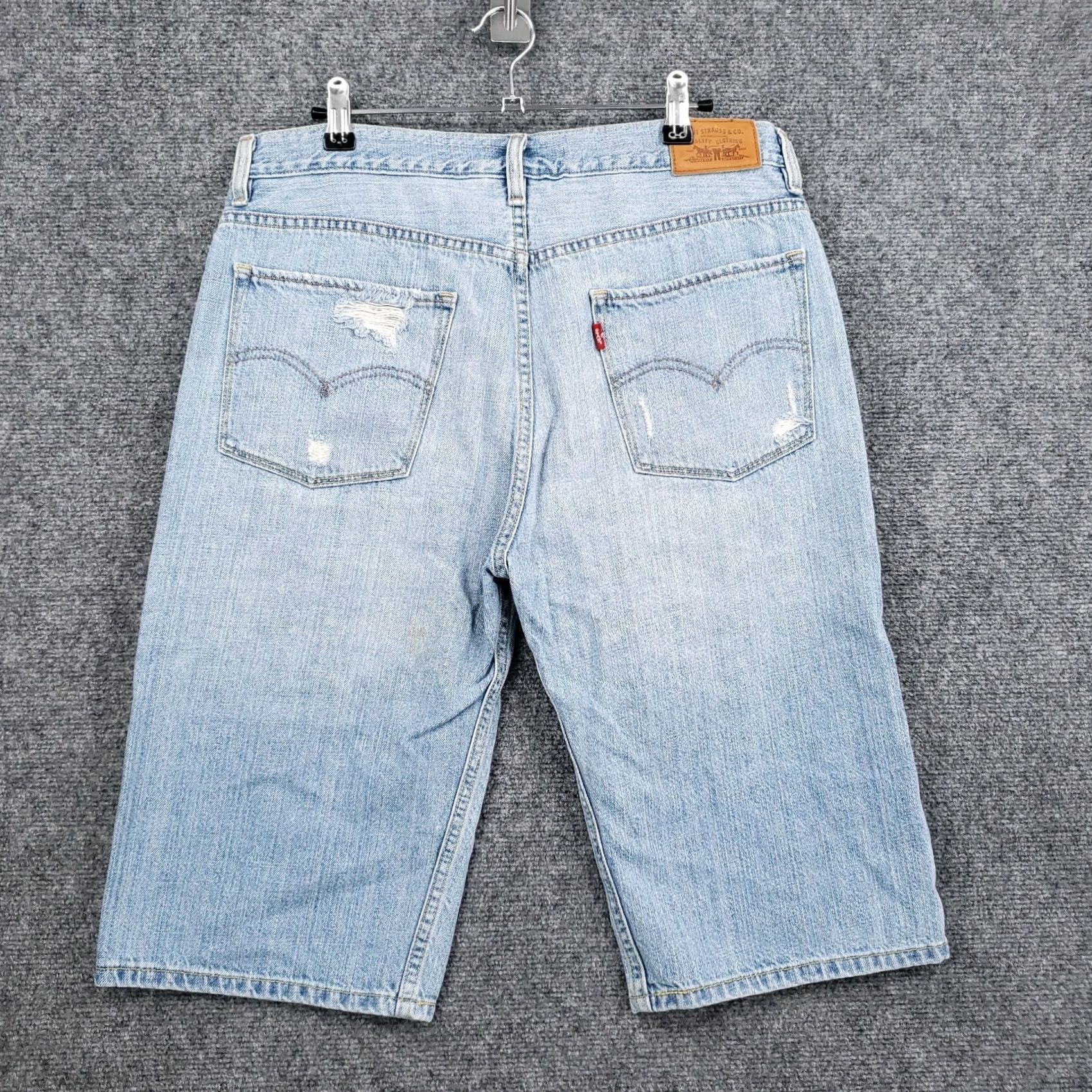 Levi's Levi's Jeans Bermuda Shorts Womens 8 Blue Distressed Light Wash Denim 5-Pocket Regular Rise High 14in Inseam XS? Size 30" / US 8 / IT 44 - 2 Thumbnail