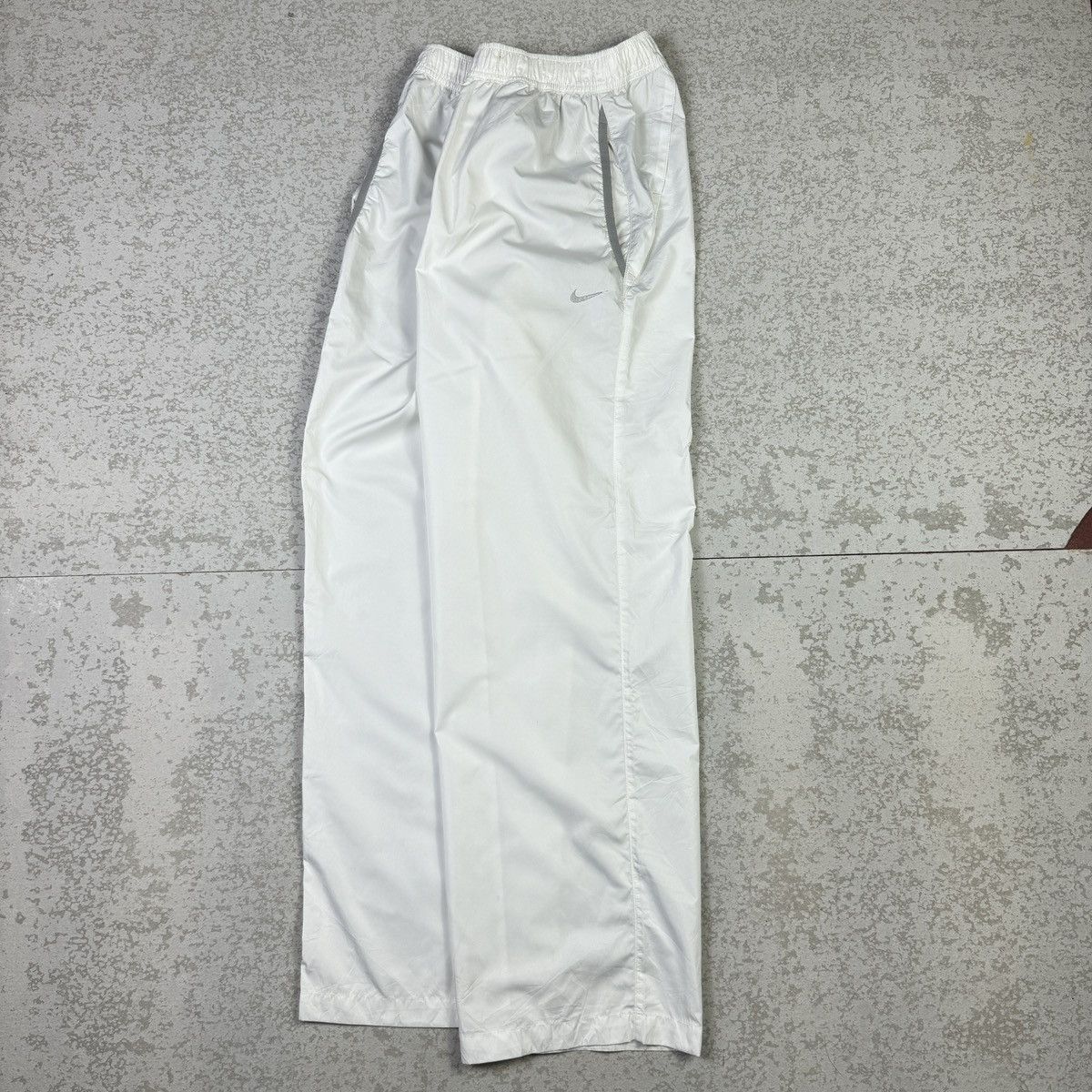 Nike Vintage Nike Track Baggy Parachute Y2K Size US 30 / EU 46 - 2 Thumbnail