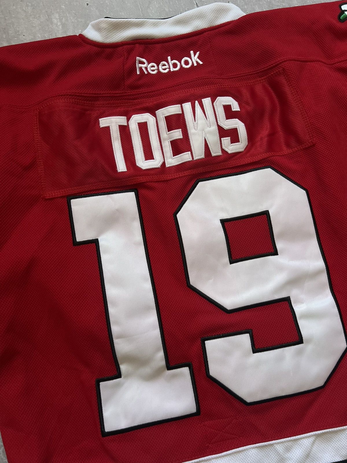 Reebok Chicago Blackhawks Jonathan Toews #19 Hockey Reebok Size 48 Size US M / EU 48-50 / 2 - 9 Thumbnail