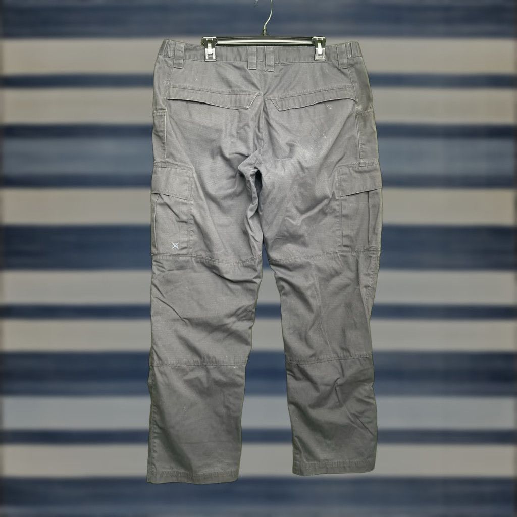 Vintage Vertx Phantom Cargo Pants Mens 40x32 Blue Cargo Pants Mens 40 32 Navy Blue Vertx F1VTX8001 Nature Outdoor EMS Pants Size US 40 / EU 56 - 1 Thumbnail
