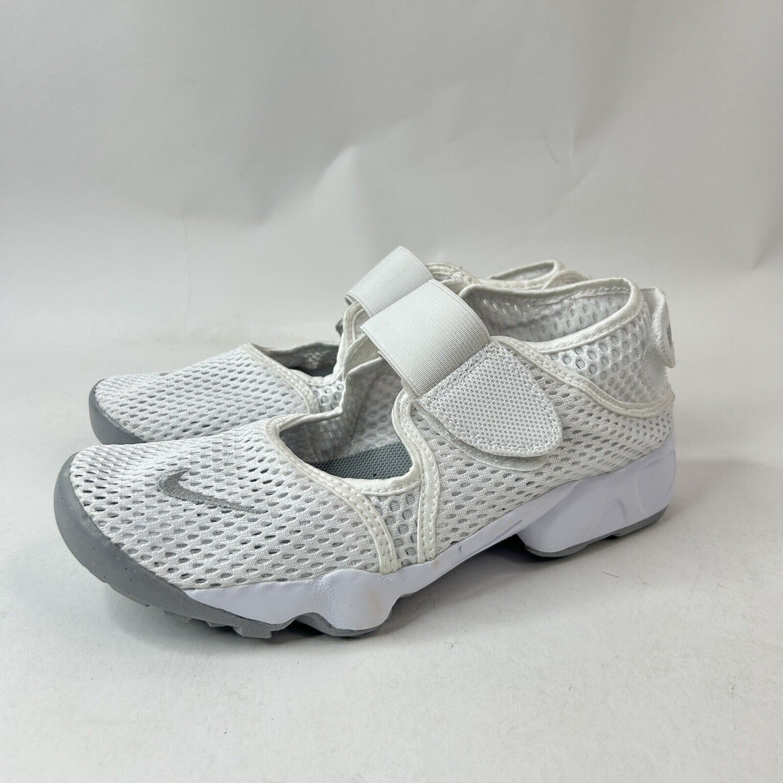 Nike Nike Air Rift GS/PS “White Wolf Grey” 2024 Size US 7.5 / IT 37.5 - 3 Thumbnail