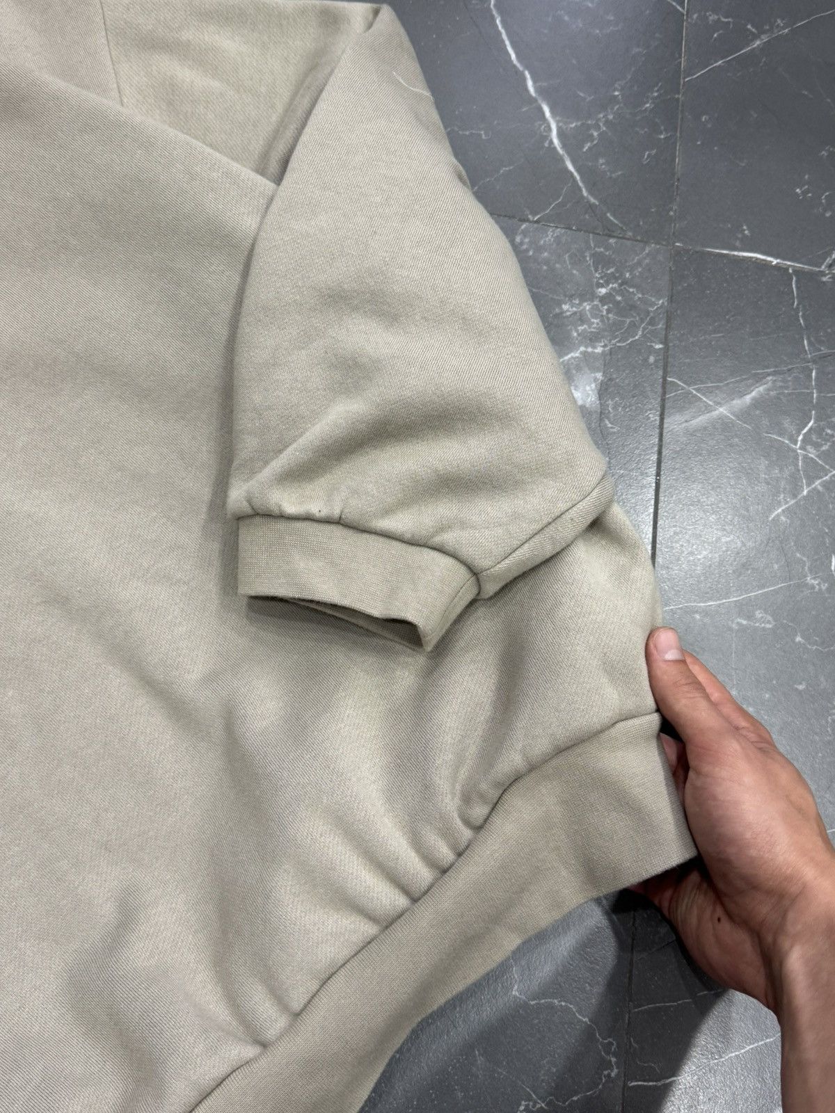 Fear of God Rare Essentials Fear of God oversized box fit hoodie size M Size US M / EU 48-50 / 2 - 9 Thumbnail