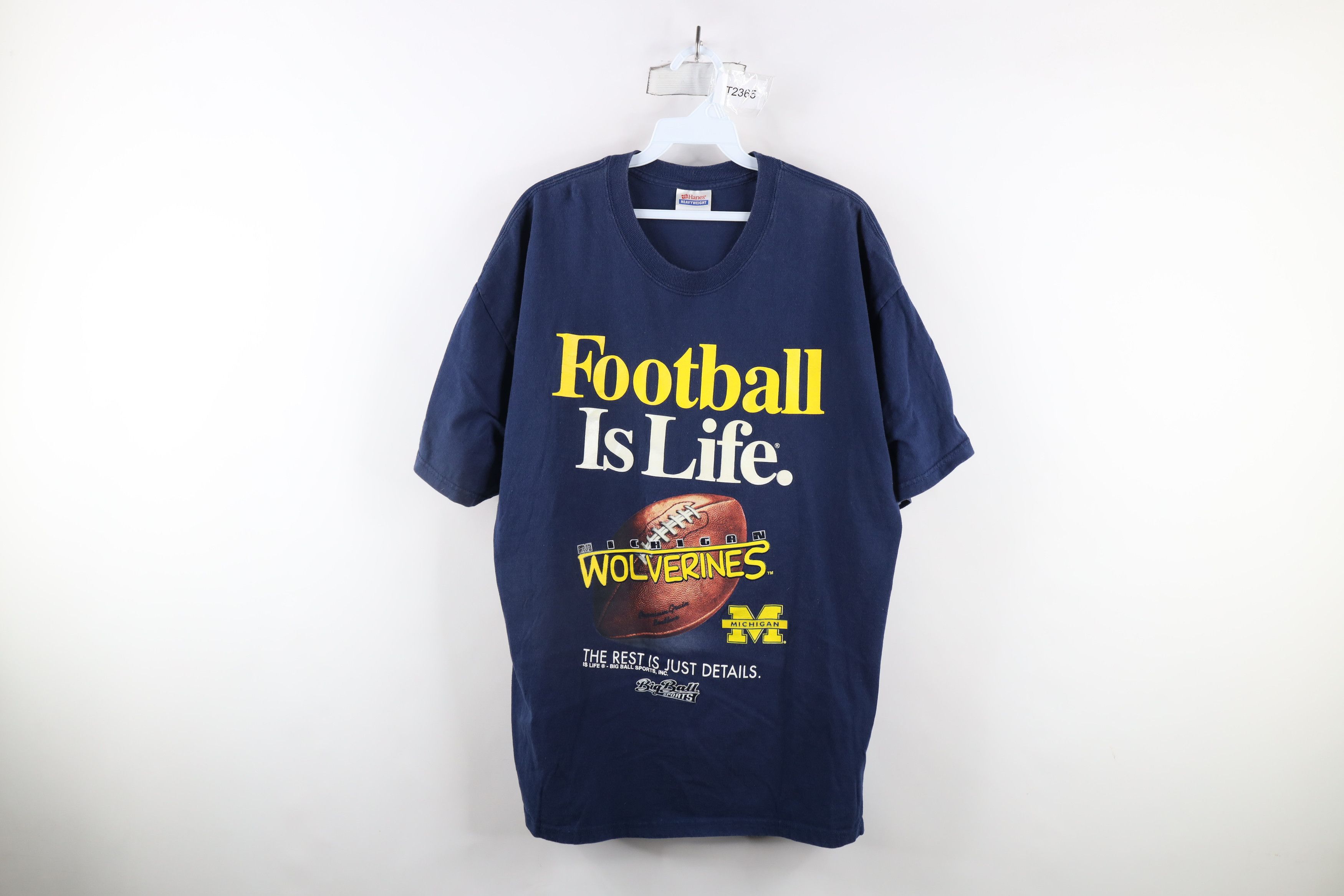Vintage Vintage 90s Is Life University of Michigan Football T-Shirt Size US XL / EU 56 / 4 - 1 Thumbnail